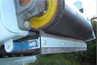 Rosta Belt Scraper with a strip of rubber Rosta Belt Scraper with a strip of rubber